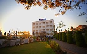 Hotel Kalka Royal